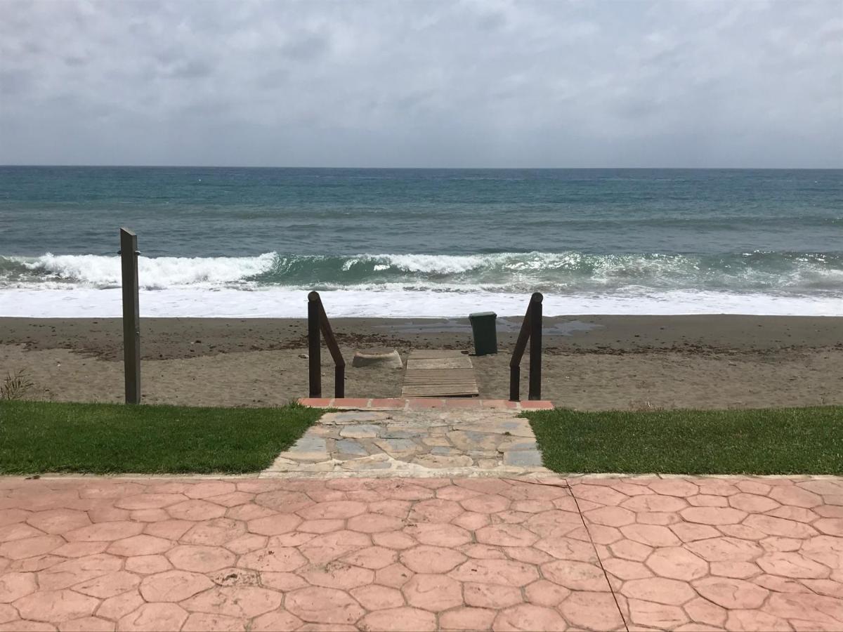 Marbella - Estepona Beach Frontline Apartment מראה חיצוני תמונה