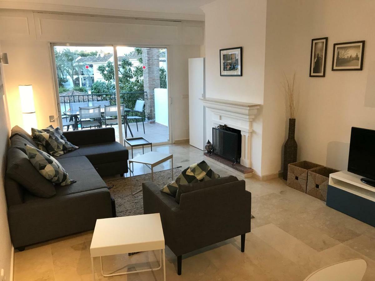 Marbella - Estepona Beach Frontline Apartment מראה חיצוני תמונה