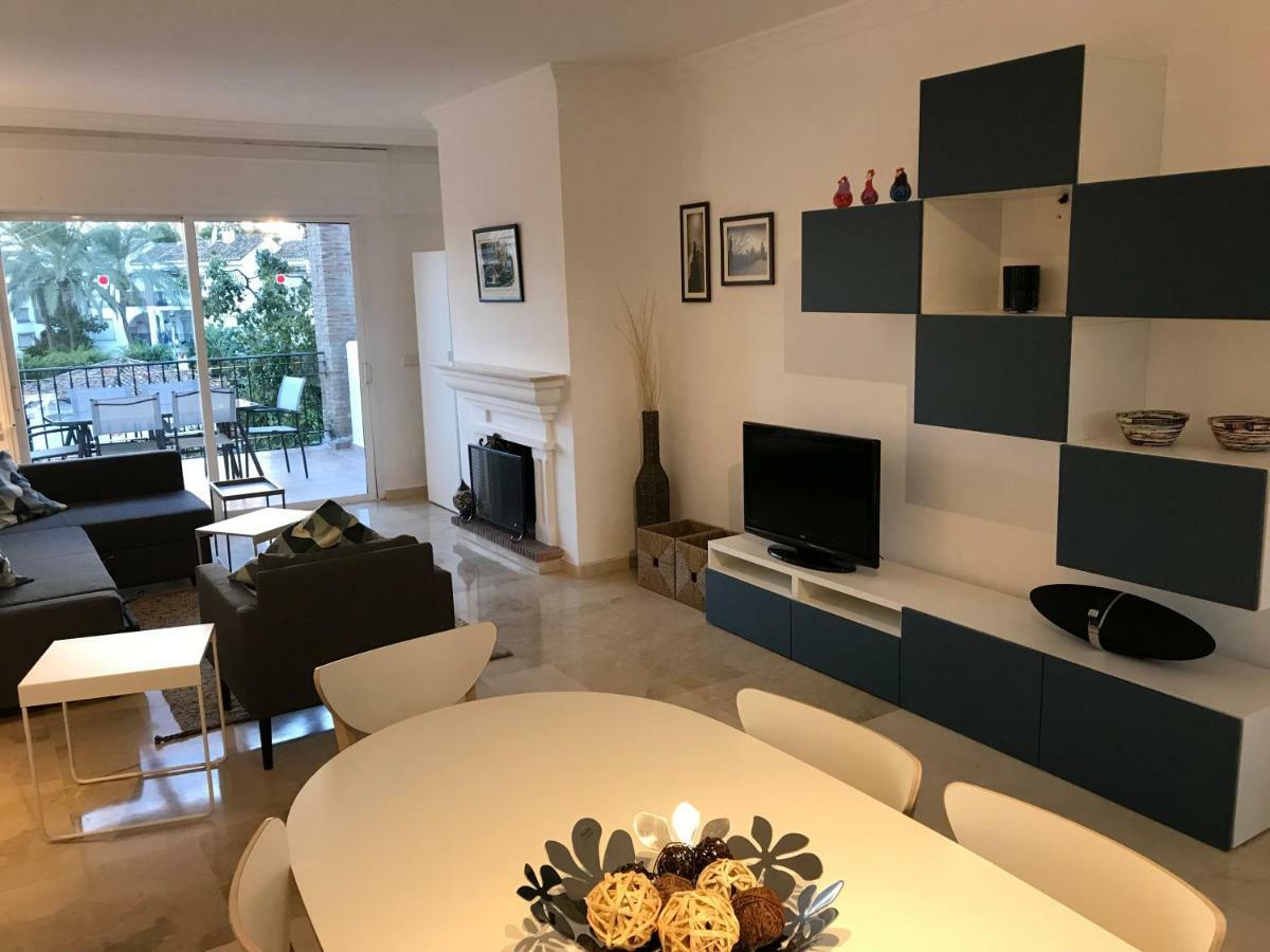 Marbella - Estepona Beach Frontline Apartment מראה חיצוני תמונה