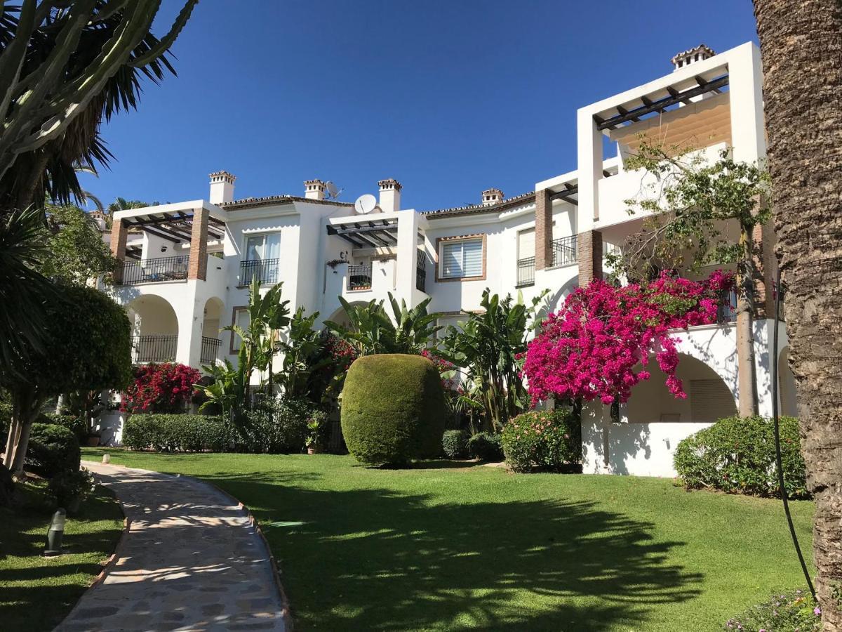 Marbella - Estepona Beach Frontline Apartment מראה חיצוני תמונה